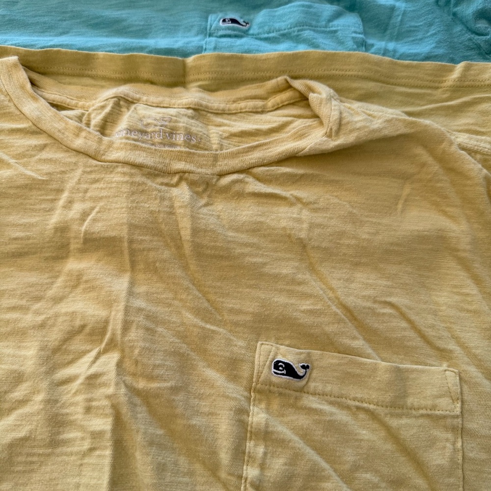 3 pack Vineyard Vines Pocket Tees - Picture 5 of 5